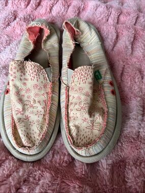 Sanuk Casual Slip-On Shoes - Pink Cream Pattern